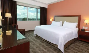 Holiday Inn & Suites Plaza Mayor