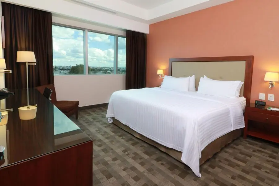 Holiday Inn & Suites Plaza Mayor