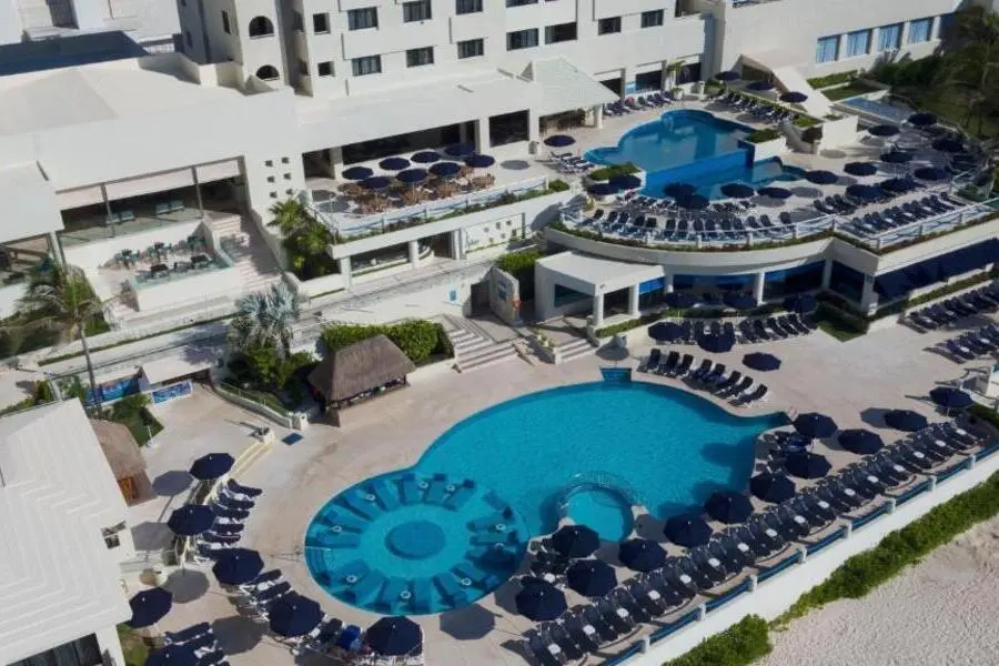 Occidental Tucancún